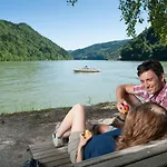 Gaestehaus Donautal 4*